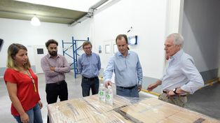Se realizó la primera entrega de alcohol en gel para proveer al servicio sanitario