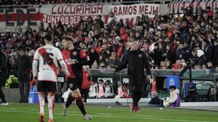 El equipo bancó a Méndez con un gran empate en el Monumental.