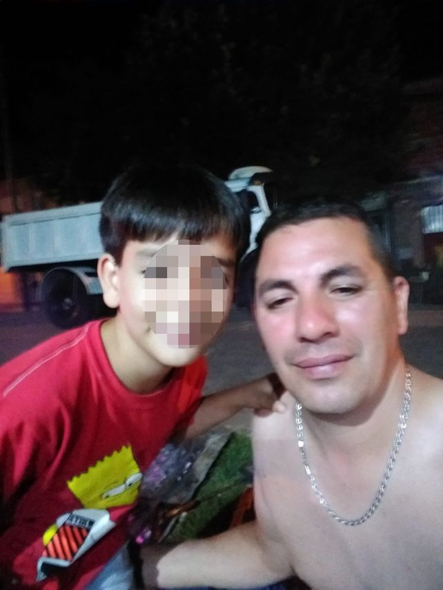 David Pizorno (42) y su hijo Valentino (8) murieron en el siniestro vial de Avenida del Rosario y Ayacucho producto de una carrera.