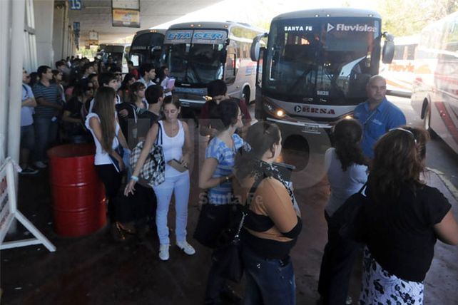 Asamblea por el aumento de los pasajes de Santa Fe a Paraná