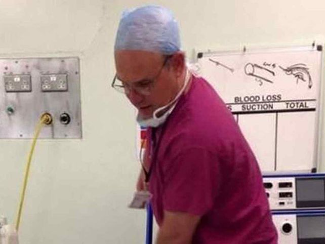 Un médico dio el ejemplo con una foto que se vuelve viral