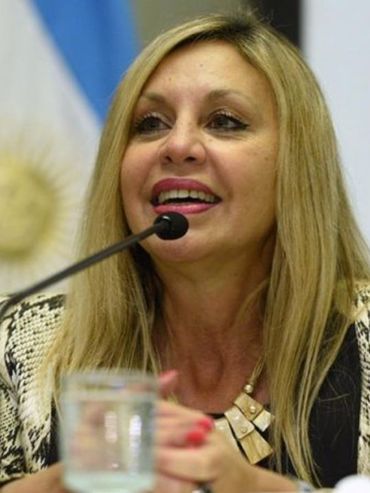 Exsenadora de Cristina se suma a la danza de nombres del peronismo santafesino