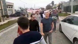Frigerio&nbsp;en la caminata que el espacio realizó en esa localidad metropolitana de Paraná.
