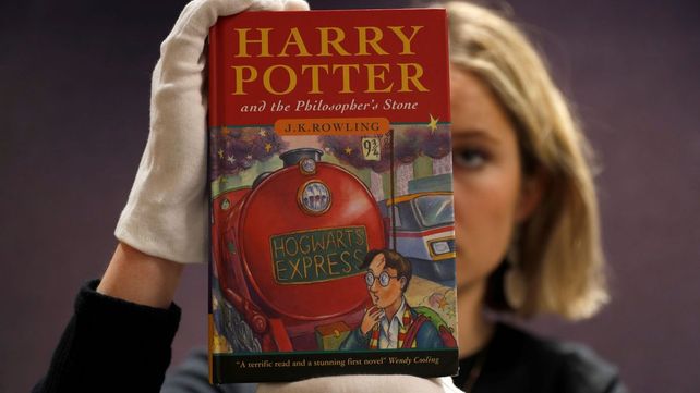 Foto de archivo. Las primeras ediciones y manuscritos de la saga Harry Potter siempre dan que hablar