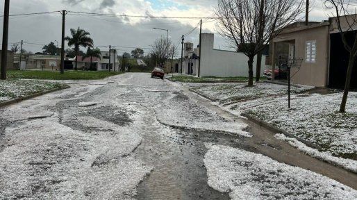 Intensa caída de granizo en General Ramírez y Aranguren