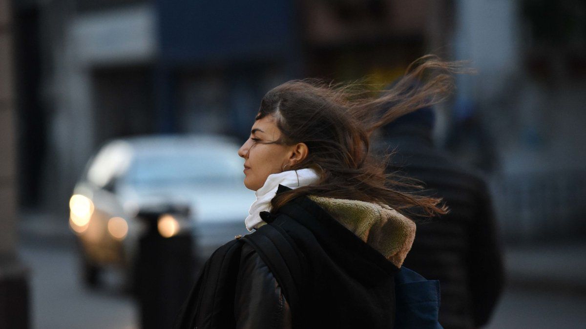 El tiempo en Rosario: jueves con un poco de lluvia, nubes y mucho viento