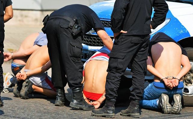 Los delincuentes fueron detenidos en Corrientes y Saavedra. (Fotos: gentileza Cristián Miño)