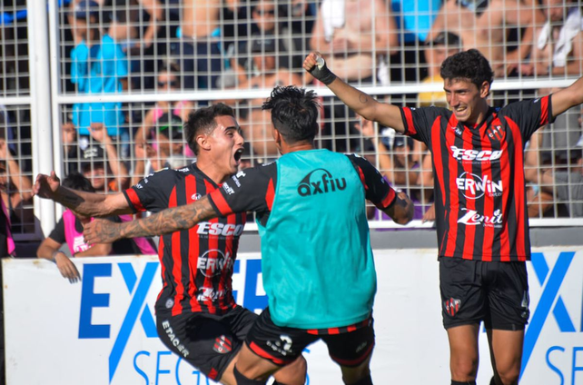 Patronato, antes de visitar a Colón, bajó a Atlético Tucumán