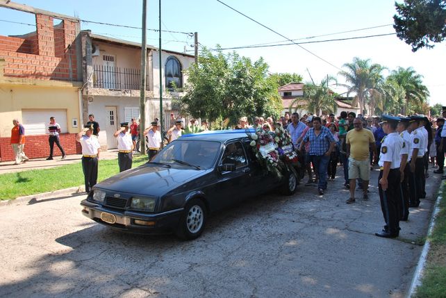 Fueron inhumados los restos del policía baleado por cazadores furtivos
