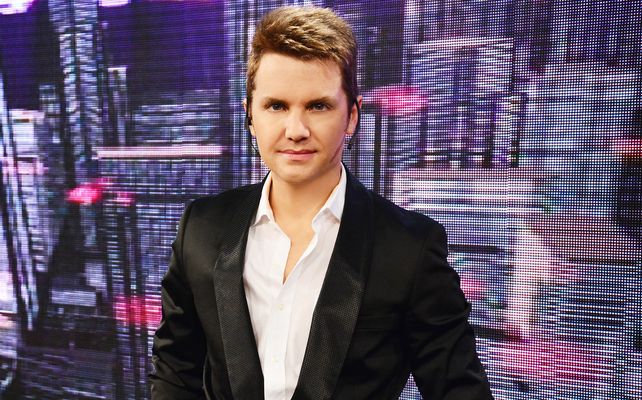 ¿Quién es este nene que se convirtió en uno de los conductores más importantes de la TV?