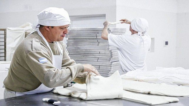 Ya funciona un taller de panadería en la Unidad Penitenciaria de Las Flores