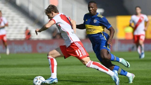 Facundo Colidio y Luis Advíncula serían titulares en River y Boca.