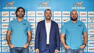El nuevo entrenador de Los Pumas, Michael Cheika, junto a sus colaboradores: Corcho Fernández Lobbe y el rosarino Andrés Bordoy.