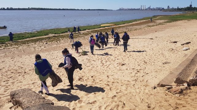 El municipio llevó adelante una nueva jornada de limpieza de la costa del Paraná.&nbsp;