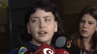 Corpiñazo en defensa de la chica sancionada en la escuela
