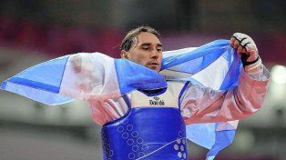 Juan Samorano ganó la medalla de bronce en taekwondo.