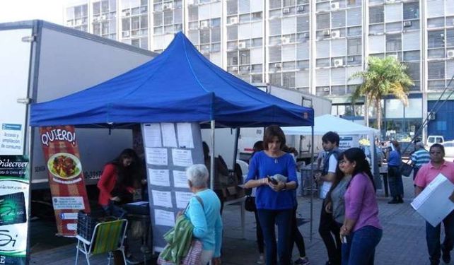 Venden alimentos regionales a precios accesibles