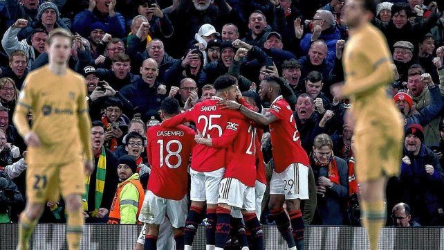 Manchester United superó 2-1 al Barcelona y lo eliminó de la Europa League.