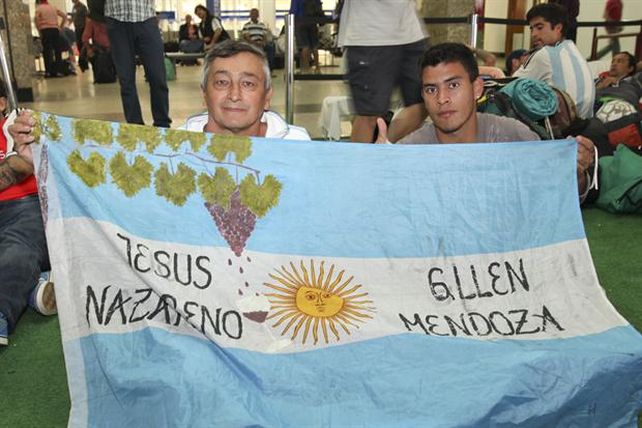 Los latinos que viven en la terminal de ómnibus de Río de Janeiro