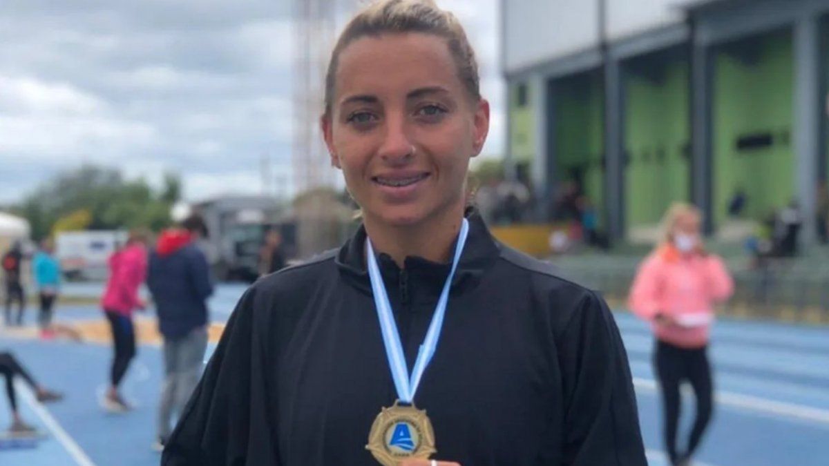 la-atleta-evangelina-thomas-actual-campeona-nacional-800-metros-corrio-y-atrapo-un-ladron