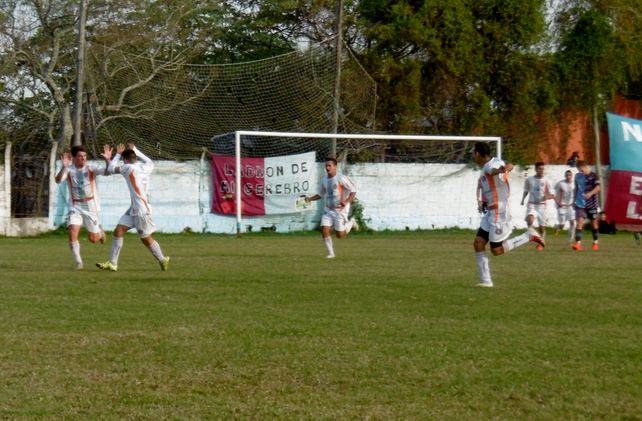Cosmos goleó a El Cadi en el inicio de la 12ª fecha