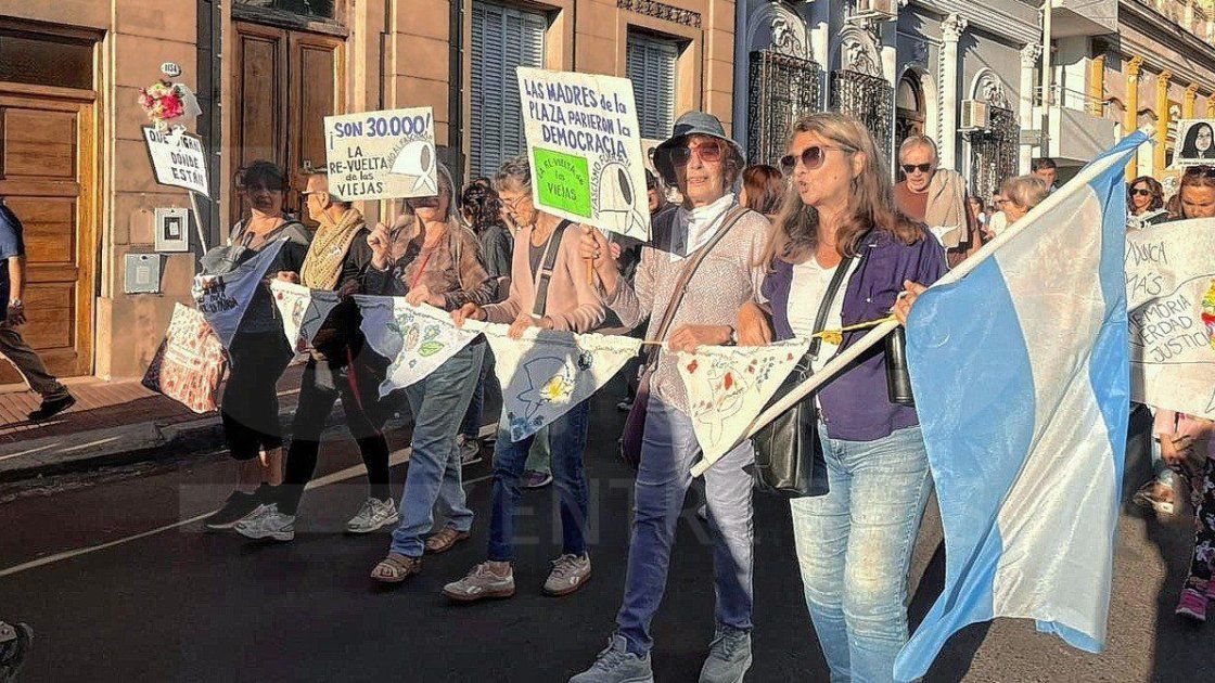 Paraná: fuerte documento por los 50 años del golpe militar y críticas al presente político. Paraná: fuerte documento por los 50 años del golpe militar y críticas al presente político.