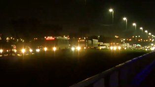 Un robo provocó un caos de tránsito en la autopista Rosario-Buenos Aires