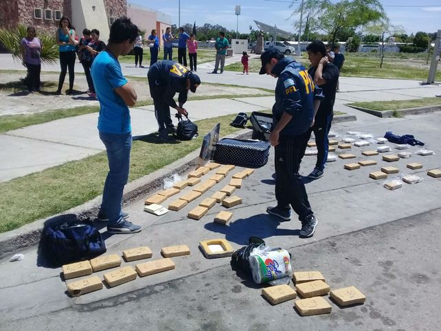 Narcovalijeras. El operativo fue el viernes en la terminal de Caucete.