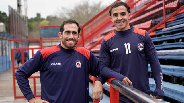 Paulo Killer, referente y capitán charrúa, junto a Facundo Marín
