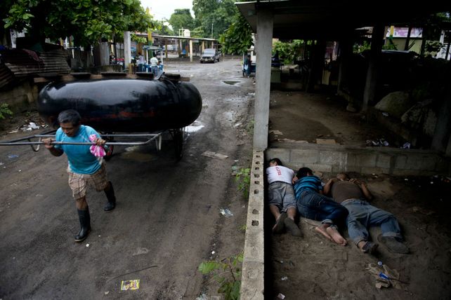 Ardua travesía. Un gomón como los utilizados para cruzar hacia México.