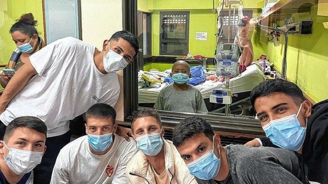 Los jugadores de Unión entregaron juguetes en el Hospital de Niños