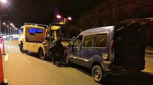 Se durmió en un semáforo de la Ruta 1 y generó un caos vehicular: estaba completamente borracho