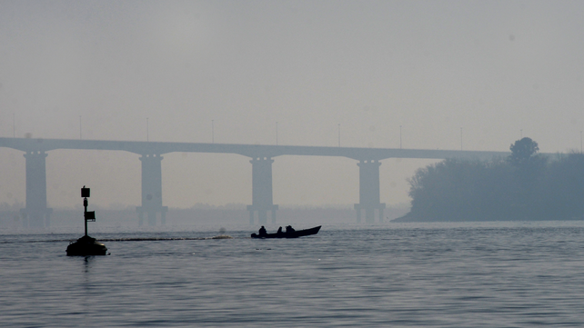 El humo que resulta de los incendios en las islas volvió a posarse sobre Rosario.