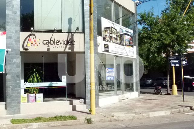 Inseguridad: rompieron los blindex y robaron dos comercios de la ciudad