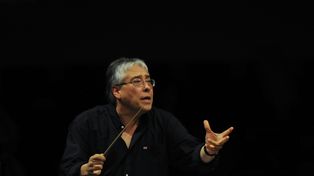 David del Pino Klinge, en acción. El director limeño se despide esta noche en el teatro El Círculo.&nbsp;