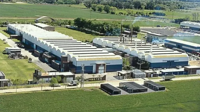 Una reconocida fábrica santafesina de ollas despidió 30 empleados y anunció que importará desde China