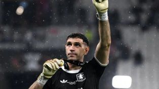 Dibu Martínez fue ofrecido al Chelsea