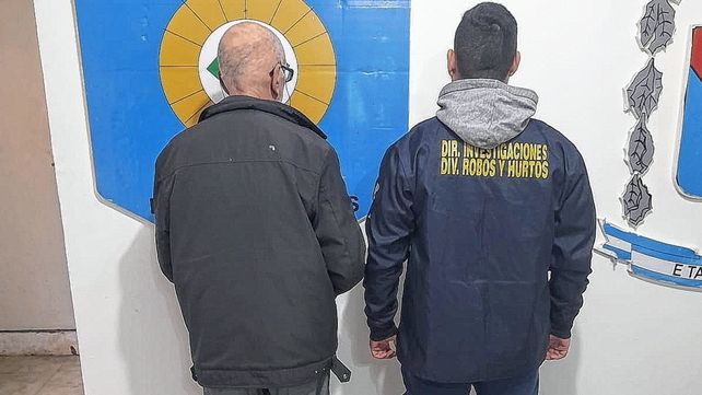La trama del robo de la caja fuerte en un carro de cartonero