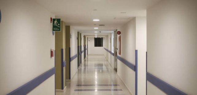 Un enfermero fue acusado de practicarle sexo oral a un paciente sedado