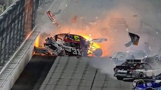 El terrible accidente en la Nascar ocurrió en la última vuelta.