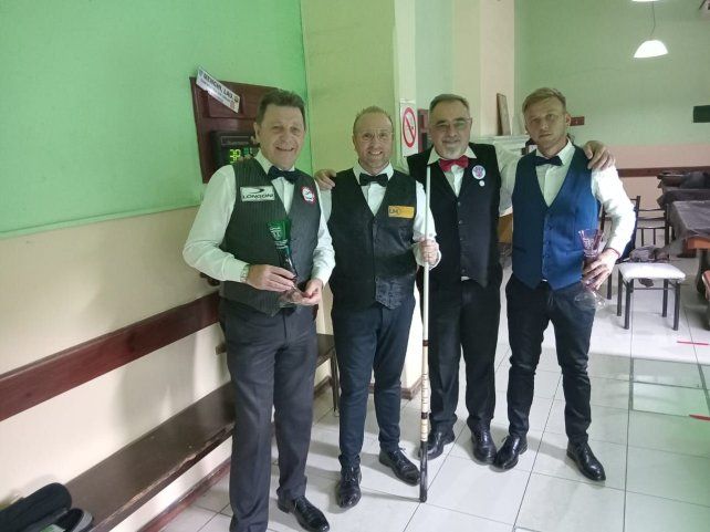 Los ganadores de la competencia de billar en Paraná.