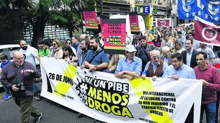 Bajo la consigna Ni un pibe menos por la droga, familias de Rosario luchan por sacar a los hijos e hijas del consumo de sustancias.