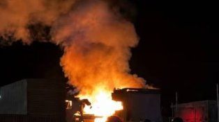 Explotó un edificio en Santa Cruz y buscan víctimas entre los escombros: un bebé y dos adultos murieron
