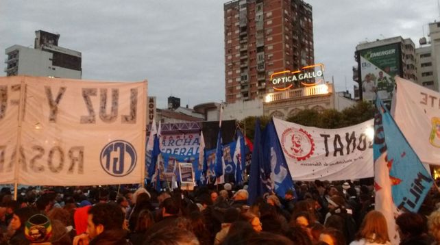 Masivo acto en San Luis y San Martín