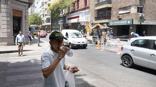 En fundamental beber líquidos aunque no se tenga sed.