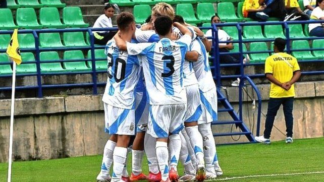 El entrerriano Joaquín Piñeyro, figura en la goleada de la Selección Sub 17