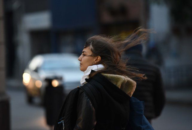 El tiempo en Rosario: lunes con más viento y un anticipo del invierno