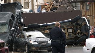 Tormentas con tornados causan al menos 54 muertos en el sur de EEUU