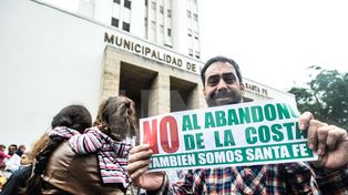 Vecinos de Colastiné marcharon al municipio y fueron recibidos por concejales