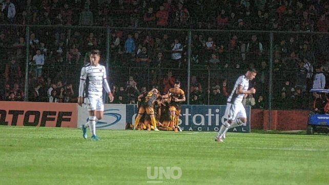 El minuto a minuto de Colón ante Mitre de Santiago